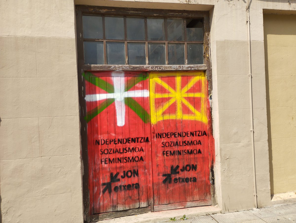 RtxSortu's tweet image. Jaiak datozela eta, zaharrak berritu eta berriak egin. #AgitProp #Arrotxapea #JonEtxera