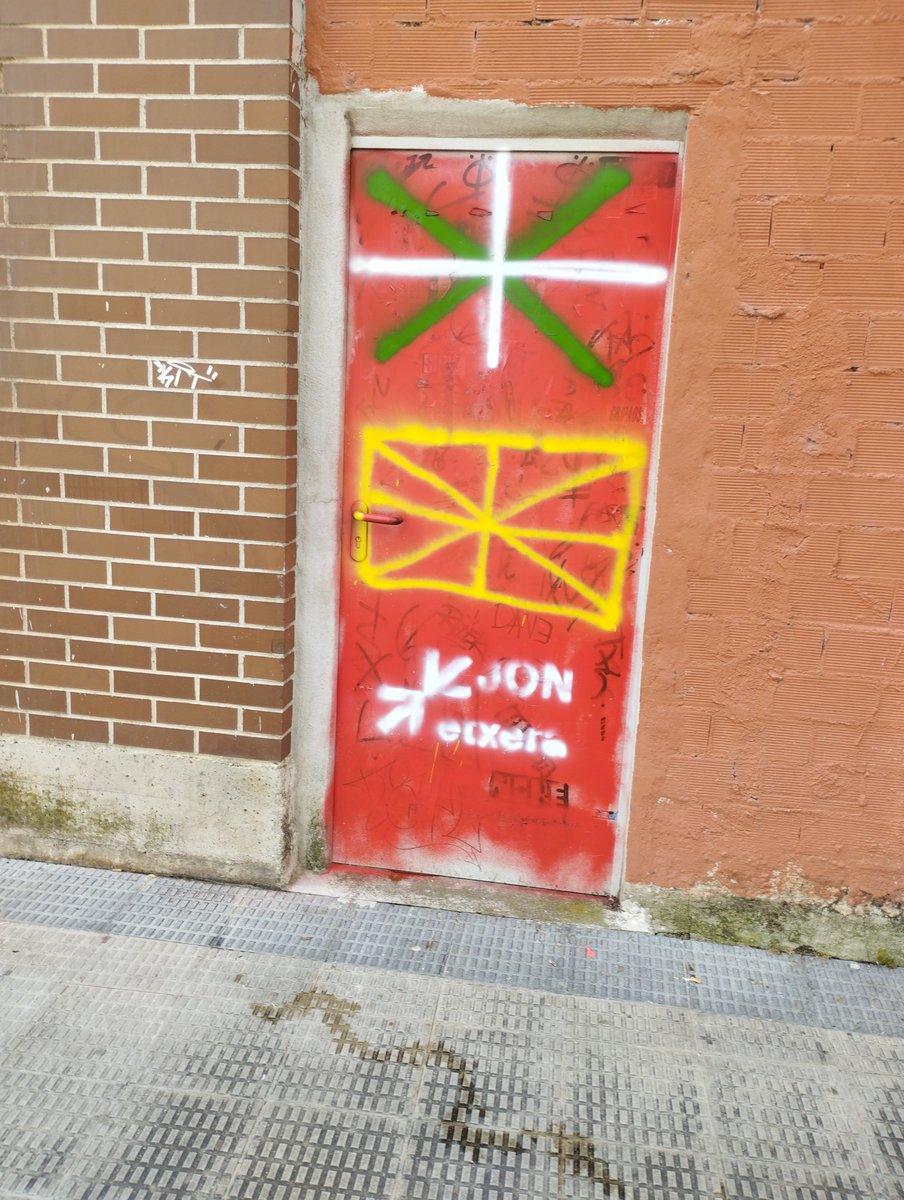 RtxSortu's tweet image. Jaiak datozela eta, zaharrak berritu eta berriak egin. #AgitProp #Arrotxapea #JonEtxera