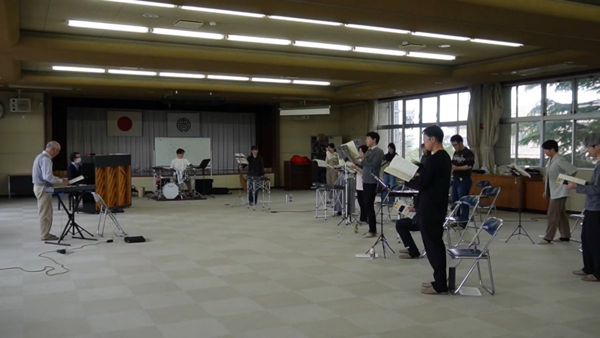 先日の強化練習の様子です。定演に向けて団員一丸となってガンガン進んでおります。
スタジオジブリ作品ステージがありますので、あまり合唱って知らない…という方や、お子様でも楽しい演奏会です！
ピアニストの江川先生、パーカッションの増子先生と共演するステージもどうかお楽しみに！