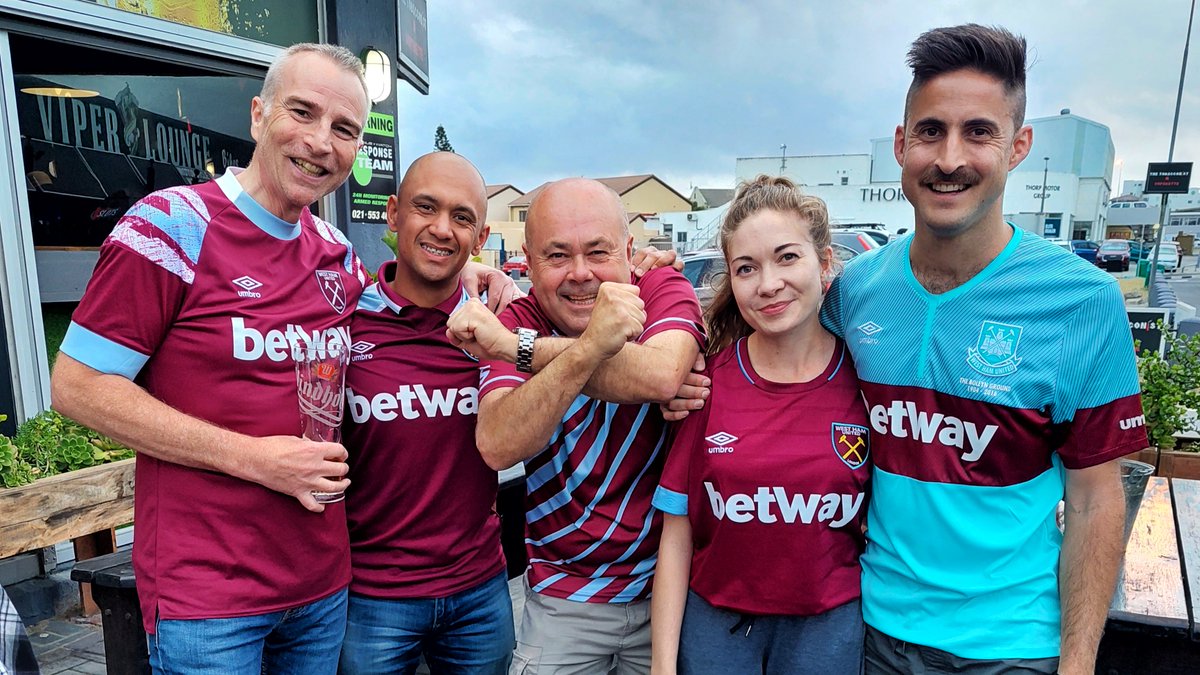 capetownhammers's tweet image. Lemme see ya IRONS!!! ๐ฟ๐ฆโ๏ธ #CapeTownHammers #WestHam #COYI