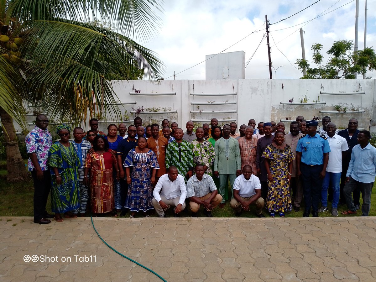 wacaprogram's tweet image. #Togo | Le rapport d’audit environnemental et social des travaux côtiers entre Agbodrafo et Sanvee Condji (WACA ResIP) a été validé le 15 mai 2025.
✅ Une étape clé pour la transparence et la durabilité des projets !
🔗 Lire + : wacaprogram.org/fr/article/tog…