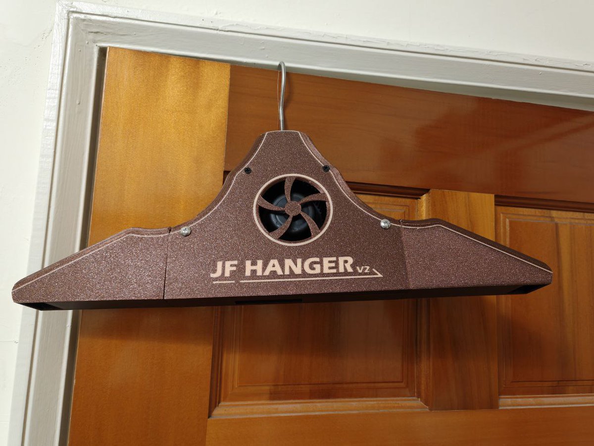 JtingF's tweet image. Some custom foldable hangers I&apos;ve done so far :3