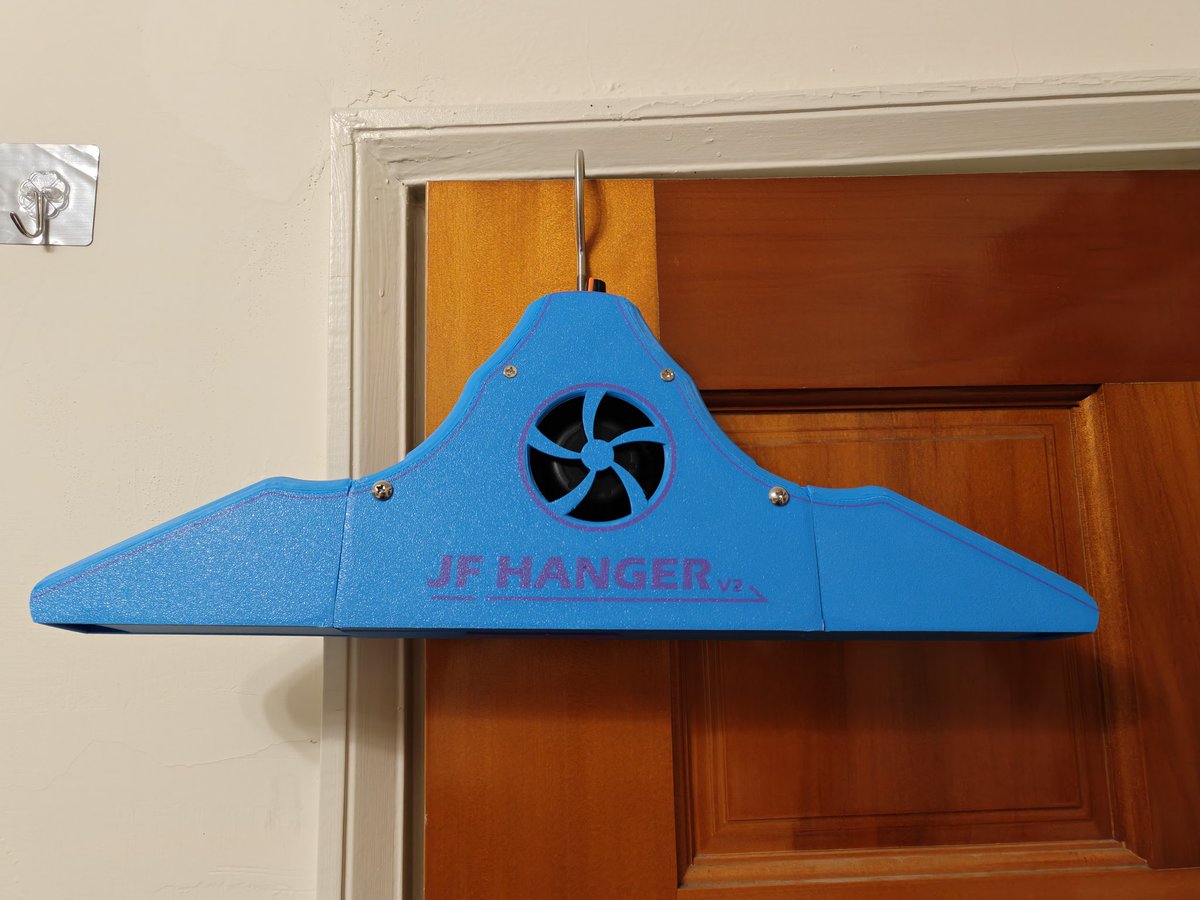 JtingF's tweet image. Some custom foldable hangers I&apos;ve done so far :3