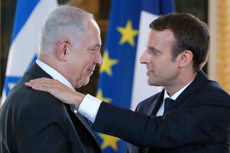 Ilangabet's tweet photo. 🚨 SCANDALE - La France continue de livrer du matériel de GUERRE à Israël.
Un cargo doit quitter Fos-sur-Mer demain avec 14 tonnes d’équipements français pour mitrailleuses à destination d’Israël.
Macron nous rend COMPLICE du GÉNOCIDE des palestiniens et se FOUT de notre gueule avec sa reconnaissance de l’état palestinien.
La HONTE