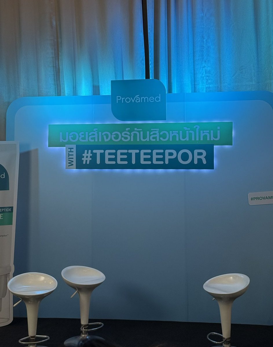 PorSnowflake's tweet photo. บรรยากาศภายในงานวันนี้น่ารักและอบอุ่นมาก ๆ เลยค่ะ สโนมารอเจอทั้งสองคนแล้วนะคะ  🩵🤍

#ProvamedxTeeTeePor 
#PorSuppakarn #twnpich https://t.co/JxMc3kKqGR