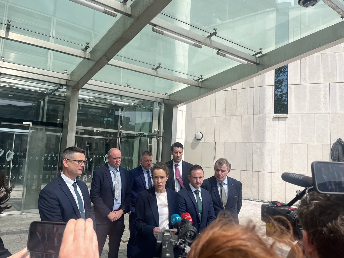 barrycummins12's tweet image. Two angles to get them all in. The @gardainfo team of detectives which solved the murder of Tina Satchwell. Pictured outside court this lunchtime after Richard Satchwell was today jailed for life. Supt Ann Marie Twomey spoke briefly outside court on behalf of team. #tina