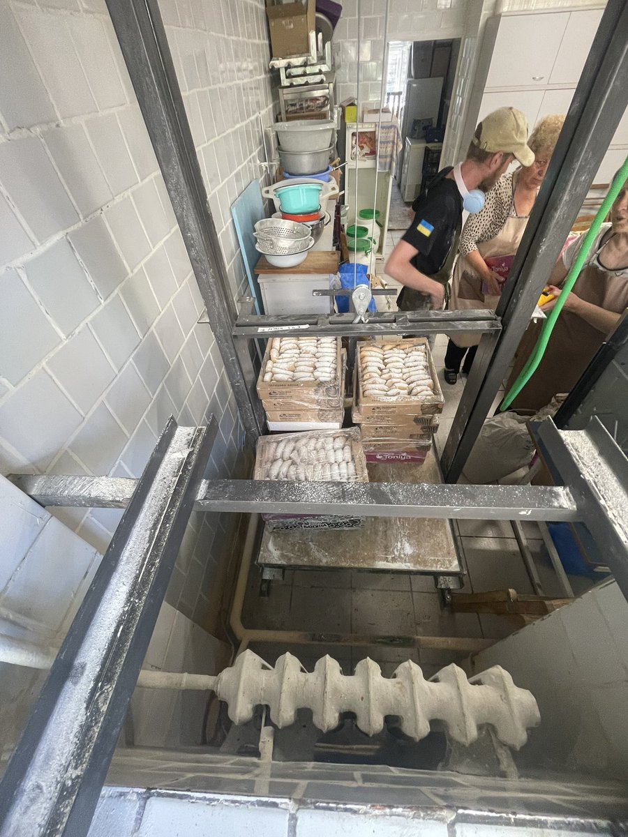 LVKitchen2014's tweet image. Bakery in work
#Ukraine️
#VolunteerWork
#NAFOfellas