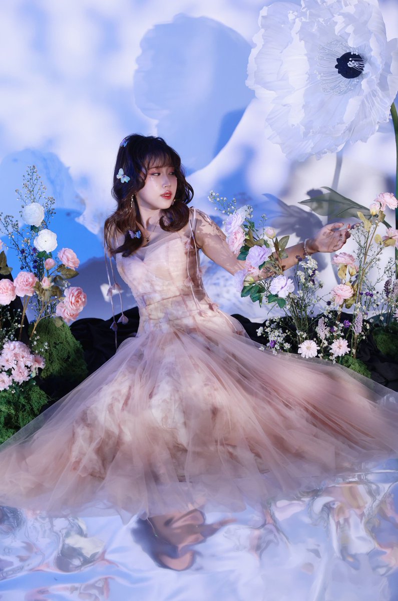 byyou24_'s tweet photo. A touch of magic, a breath of flowers, and a moment of beauty frozen in time 🌸✨
Happy birthday for Kak Yukii
#muamalang #muaindonesia #makeupartist #makeup #makeupmalang #mua #muamlg #mymakeup #makeuplook #makeupgraduation #muagraduation #muaparty #muapresweet https://t.co/kj3OTkSwh7
