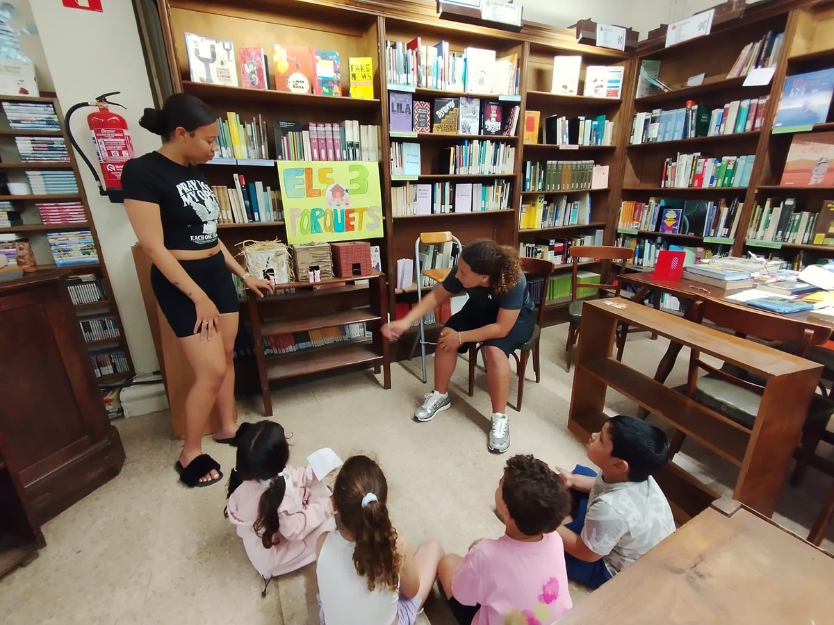 📚 La comissió d'aprenentatge i serveiavui hem explicat contes als nens i nenes de I4 del Pere Vila 👧👦. Ha estat una activitat que ens ha agradat molt a tots! 💖✨📖