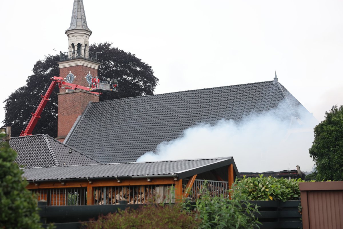 Grote brand bij kerkgebouw in Stadskanaal