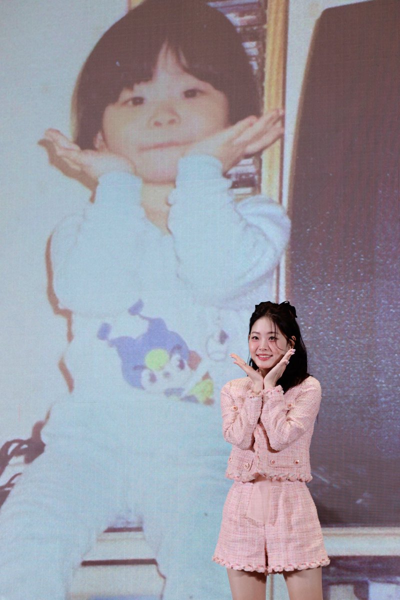 Subinarium's tweet photo. 🫂20250601 Part 04

The past you and the present you have appeared in the same time and space.

#정수빈 #ChungSubin #鄭受彬
#ChungSubinFirstFanSign https://t.co/5eGDhX1e82