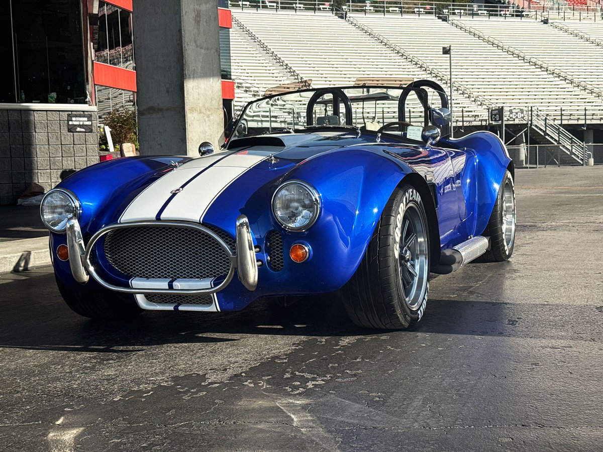 Congrats to #FactoryFive #Mk3 owner Chris M. on earning Best in Show at the Bristol Motor Speedway Cars and Guitars event! Chris had been dreaming of building a car with his Dad for 46 years. 

Glad you are making your dream a reality, Chris! Read more: factoryfive.com/whats-new/chri…