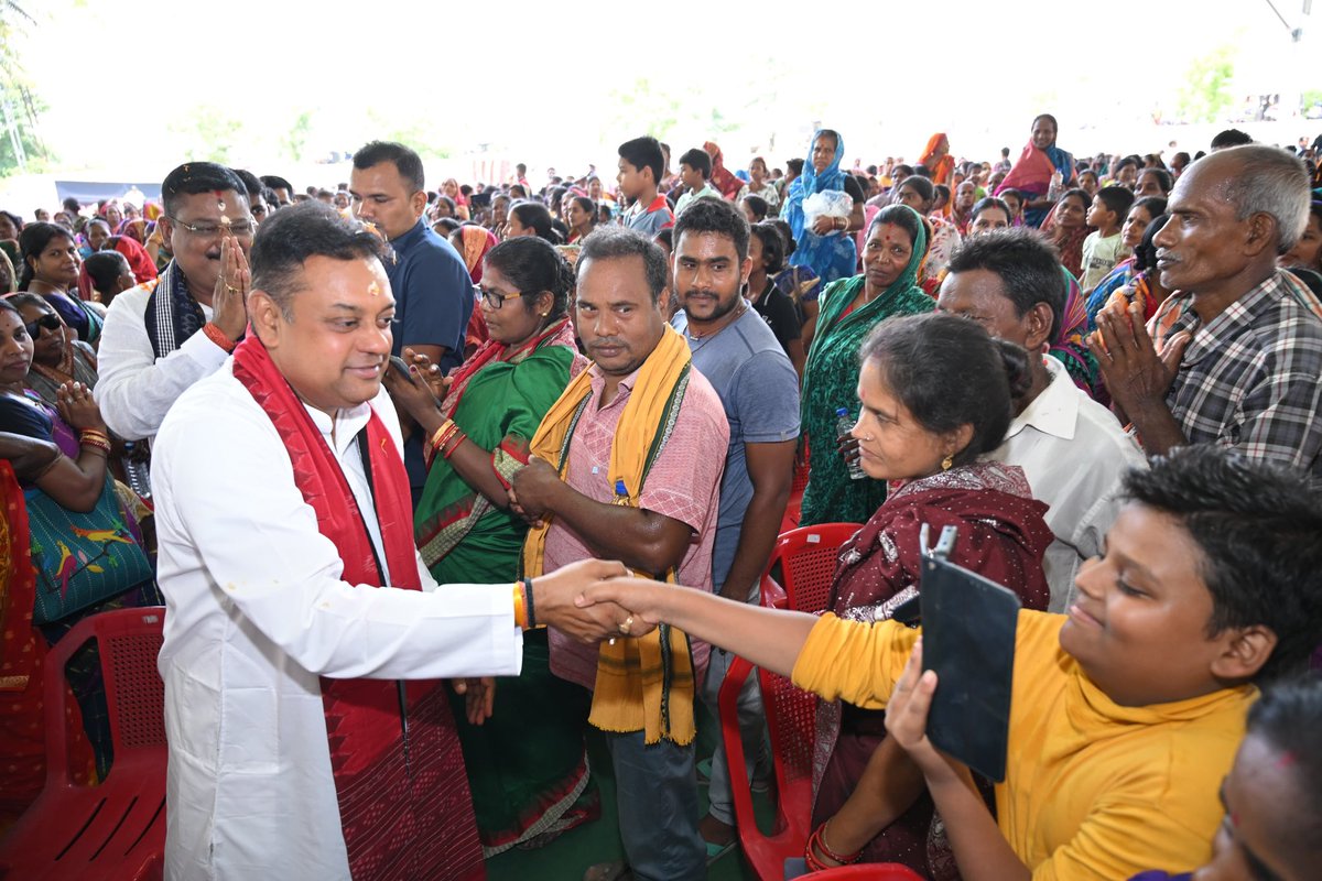 sambitswaraj's tweet photo. ପୁରୀ ଲୋକସଭାର ସର୍ବାଙ୍ଗୀନ ବିକାଶ ଓ ସମୃଦ୍ଧିର ସଂକଳ୍ପରେ ମୁଁ ପ୍ରତିବଦ୍ଧ ।
#PuriWithModi #SewaKeEkSaal https://t.co/cyFpiYlp5z
