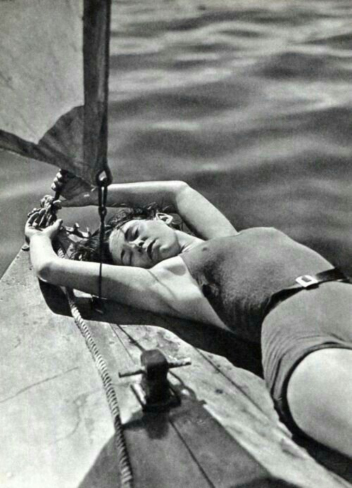 © Hein Gorny
Sunbathing, 1936.