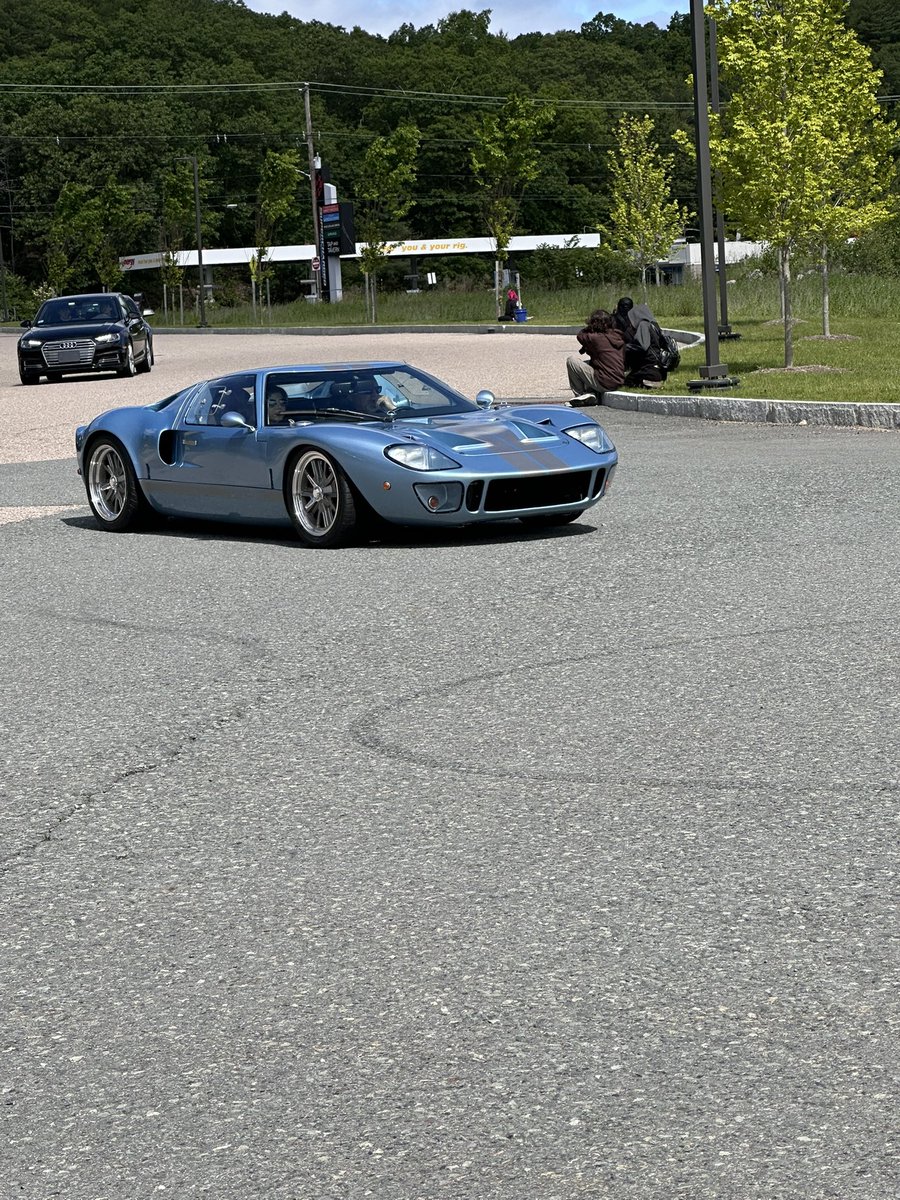 ClienteleAuto's tweet image. Cars cure cancer event