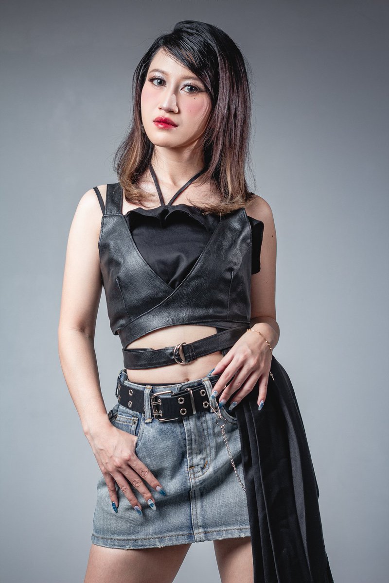 byyou24_'s tweet photo. "My gaze is calm, but my charm? Unshakable."
Making a first impression that lingers, because every detail tells a story.

Make up &amp; hair do by me
📷:  toiwo studio
👗: styledwith__nairi
Muse: cherry

#muamalang #muaindonesia #makeupartist #makeup #makeupmalang #mua #muamlg https://t.co/EDTmXFHrkz