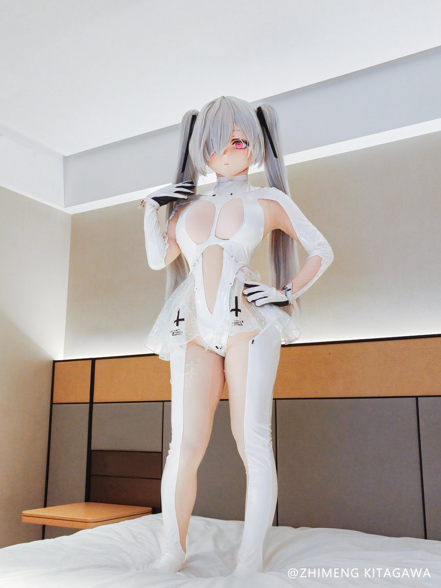 【Cinderella Cosplay】
Glass Slippers, full contact. Pour out.
📸<a href="/goldenekola/">NEKOLA</a>
🎭<a href="/Larus_kigurumi/">Lucky Larus</a>

#ニケシンデレラ #Cinderella #NIKKE #NIKKEAnniversary #NIKKEcosplay