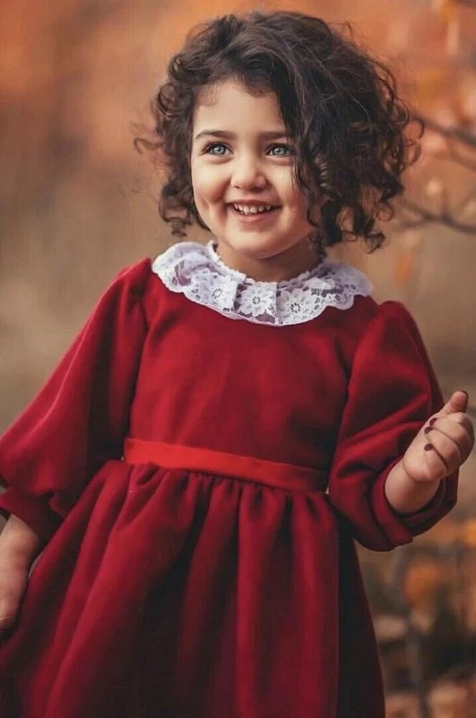 Samkoushkian's tweet image. پیشانیش را بوسیدم اما جنگل موهایش بوی کوهستان می داد

(نتوانستم عکسی از او ثبت کنم،اما به شباهت این تصویر چشمانش #خلیج_فارس بود)