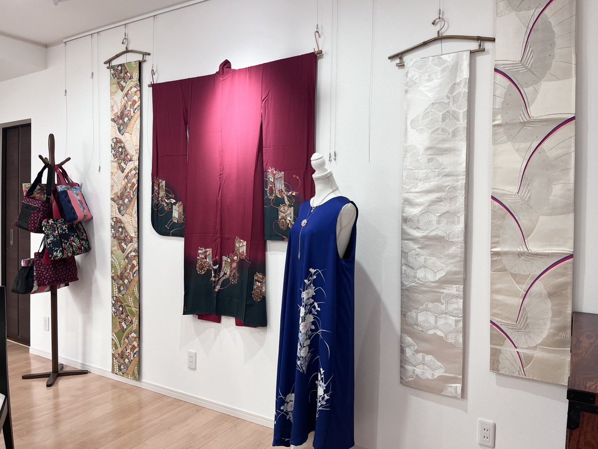 おかげさまで✨私の作業室件、展示室
【紫音庵】が完成致しました。
何十年ぶり⁇成人式の着物を展示させて頂きます😍