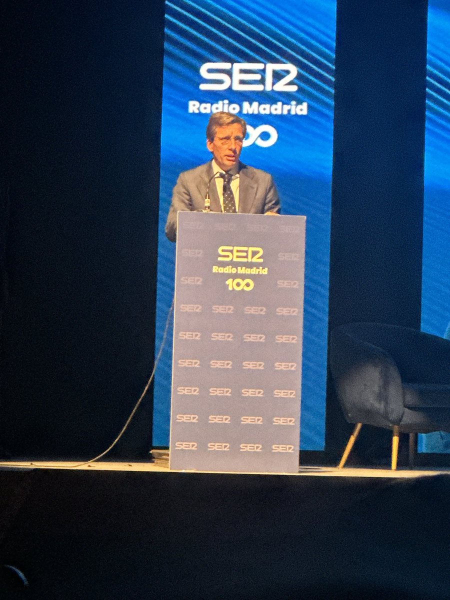 <a href="/manuel_llamas/">manuel llamas</a> “Muletilla”? ¿Asistir al centenario de Radio Madrid, al que fue medio PP de Madrid, es igual que repartir jueces, instituciones y sillones como hace el PP con el PSOE en España y en Europa? La nómina pública que cobrasteis algunos debe ser que os convierte en lamentables