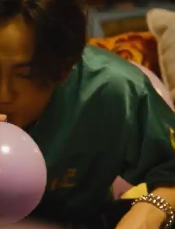 ไม่มีใคร :

น้องฮ้าท : ปลอมตุวเปนอ๊บอ๊บสายลับ

จะบ้าอ่ะ แล้วทำไมคนอื่นเท่จังฟะ 555555555555555555555555555555 
#HEARTchuthiwat