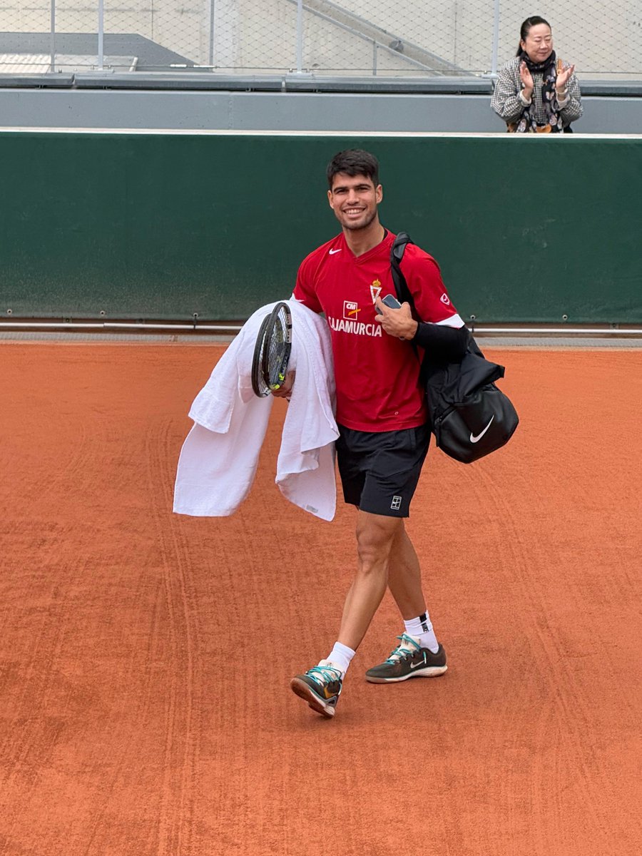 Real Murcia CF (@realmurciacfsad) on Twitter photo ❤️ <a href="/carlosalcaraz/">Carlos Alcaraz</a> JUNTOS a por las semifinales de los playoffs y de #RolandGarros
🤝 Gracias a <a href="/gerebit0/">Germán R. Abril</a> por mandarnos esta 📸
👑 #LaReconquistaDelRey ❤️ <a href="/carlosalcaraz/">Carlos Alcaraz</a> JUNTOS a por las semifinales de los playoffs y de #RolandGarros
🤝 Gracias a <a href="/gerebit0/">Germán R. Abril</a> por mandarnos esta 📸
👑 #LaReconquistaDelRey