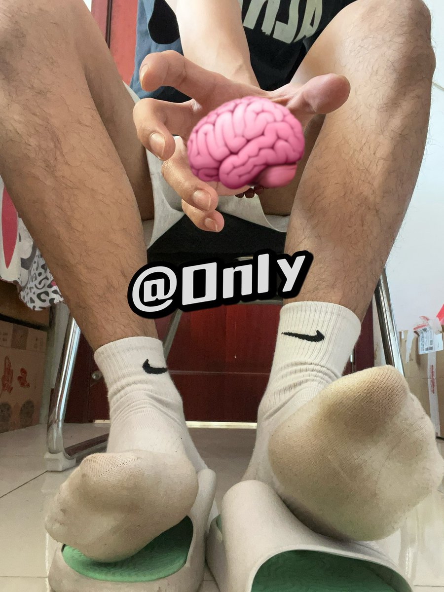 有没有好看的袜子 ，私信发图推荐🖕 #白袜臭脚  #无脑爆吸