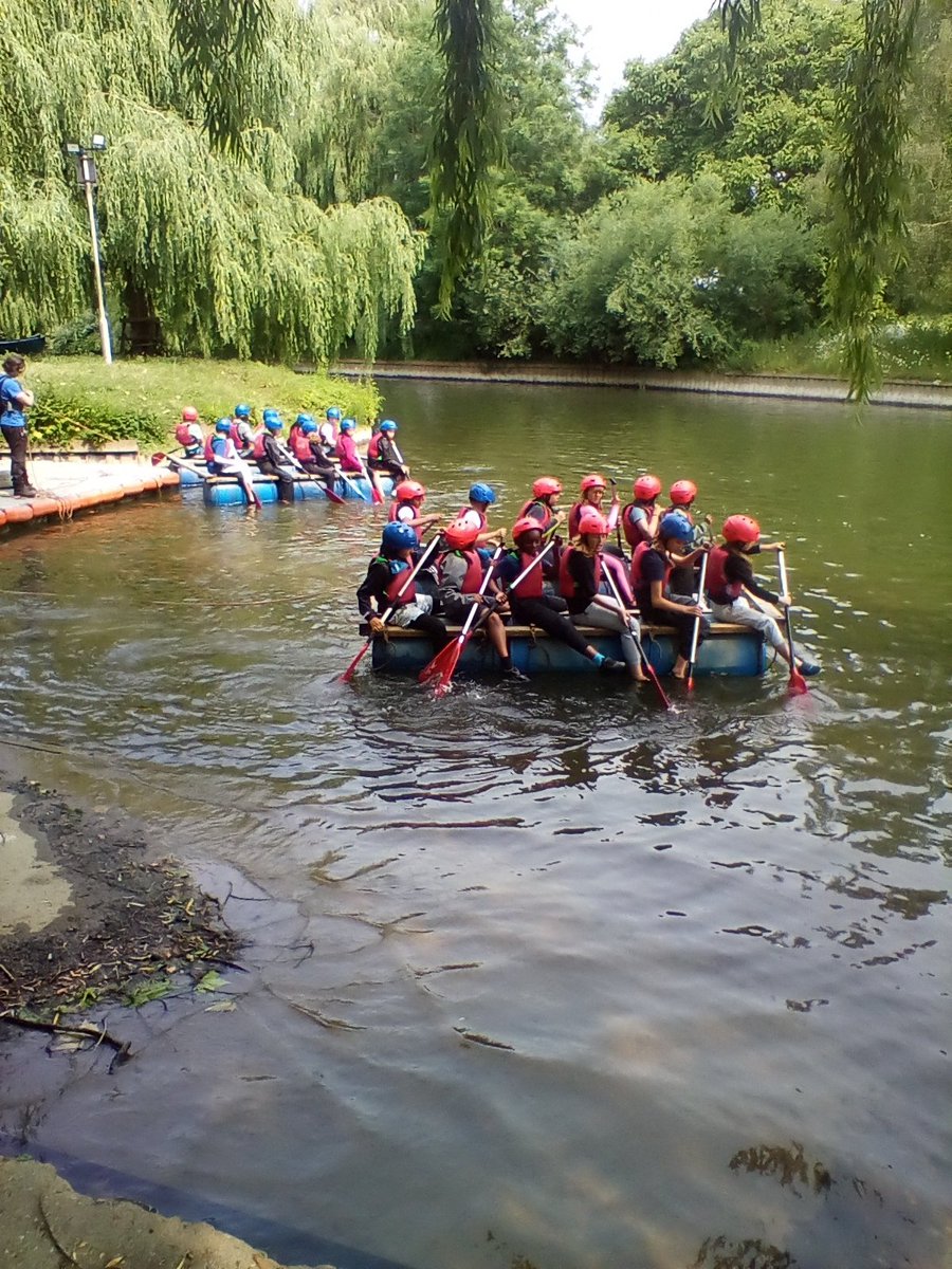 Enjoying some teamwork activities this morning! Some children have been making rafts and testing them out on the lake 🚣