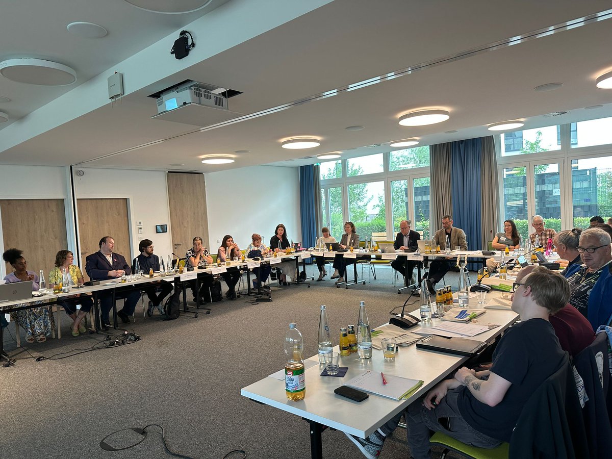 Som - Fundació (@somfundacio) on Twitter photo 🇪🇺 Avui SOM amb <a href="/joseptres/">Josep Tresserras</a> a l'assemblea general d'<a href="/InclusionEurope/">Inclusion Europe</a> a #Berlin on entitats de tot el continent ens reunim per seguir treballant per una Europa més inclusiva per a les persones amb #disCAPACITAT intel·lectual💪 🇪🇺 Avui SOM amb <a href="/joseptres/">Josep Tresserras</a> a l'assemblea general d'<a href="/InclusionEurope/">Inclusion Europe</a> a #Berlin on entitats de tot el continent ens reunim per seguir treballant per una Europa més inclusiva per a les persones amb #disCAPACITAT intel·lectual💪