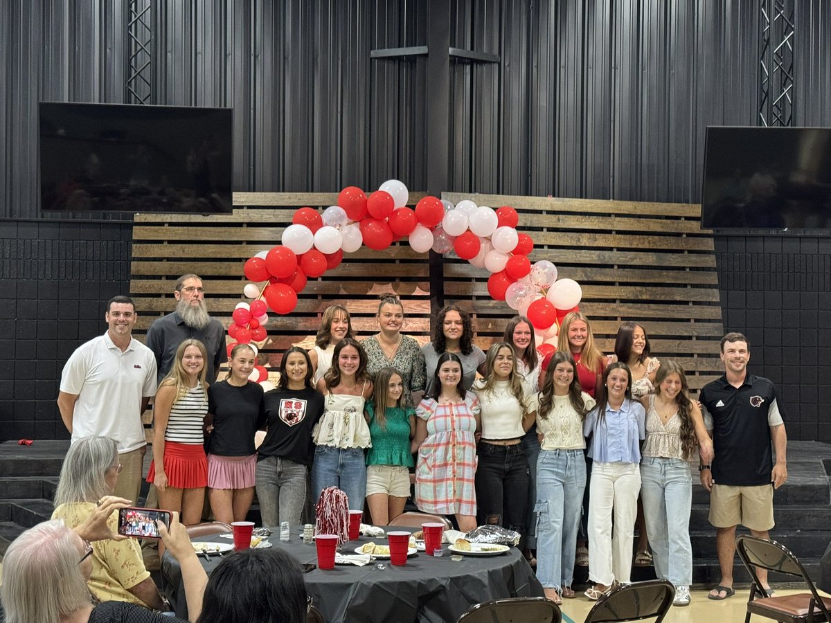 WilliamsEllaJ's tweet image. 4A All-State Award! Heber Springs Soccer Banquet 2025. Grateful for coaches and friends for a great season!
@HeberSchools @HeberHS_Soccer
#goalkeeper #soccer