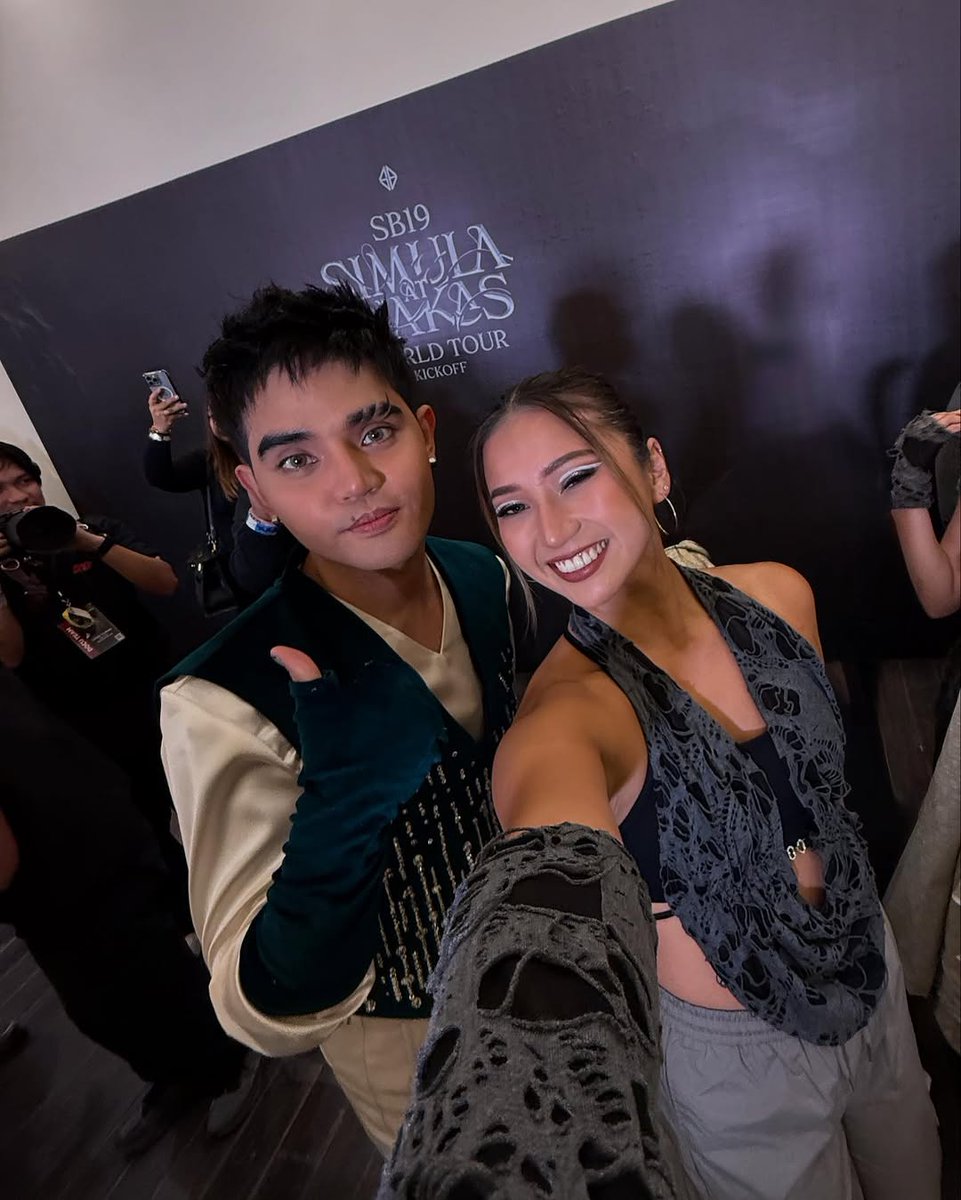 rendanghatdog's tweet image. 📷 020625 
samlibao Instagram

selfie di belakang panggung bareng PABLO 📸

@imszmc #PABLO #SB19_PABLO