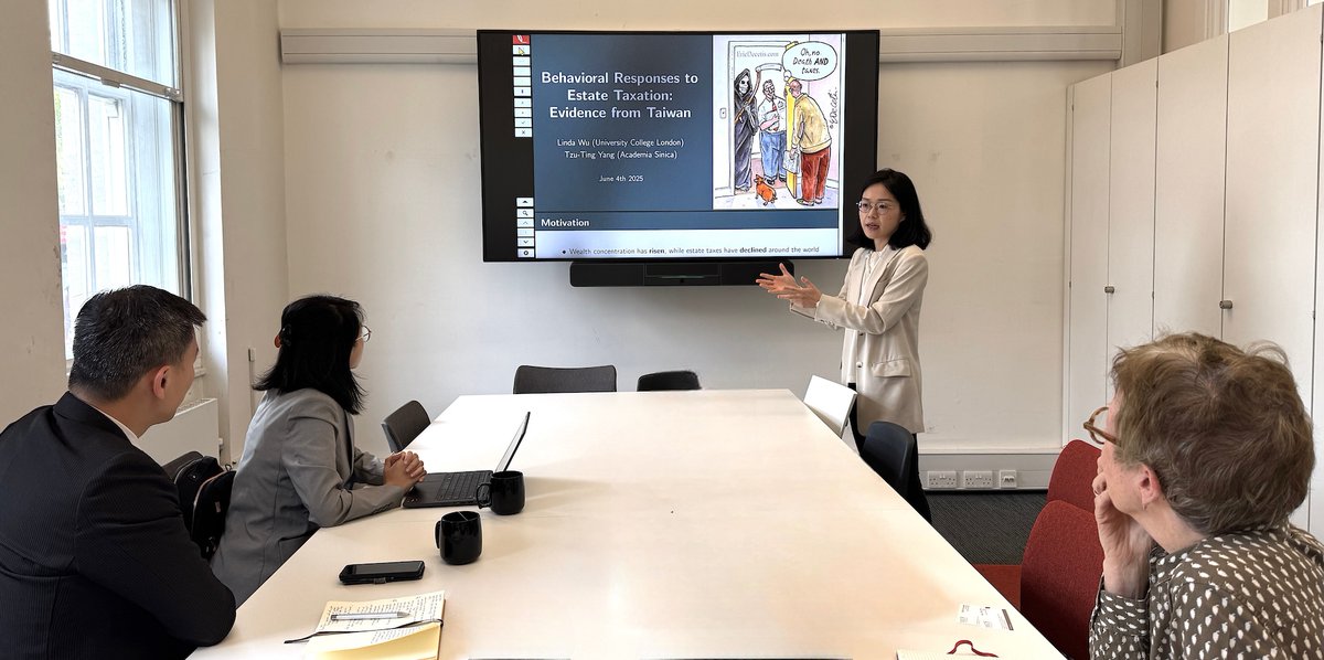 StoneEcon_UCL's tweet image. Stone Centre PhD scholar @lindaawuu and Stone Centre director Wendy Carlin held a meeting with the Singapore Ministry of Finance to discuss Linda's fantastic research on behavioural responses to estate taxation. Read her research summary: stone-econ.org/research/behav…