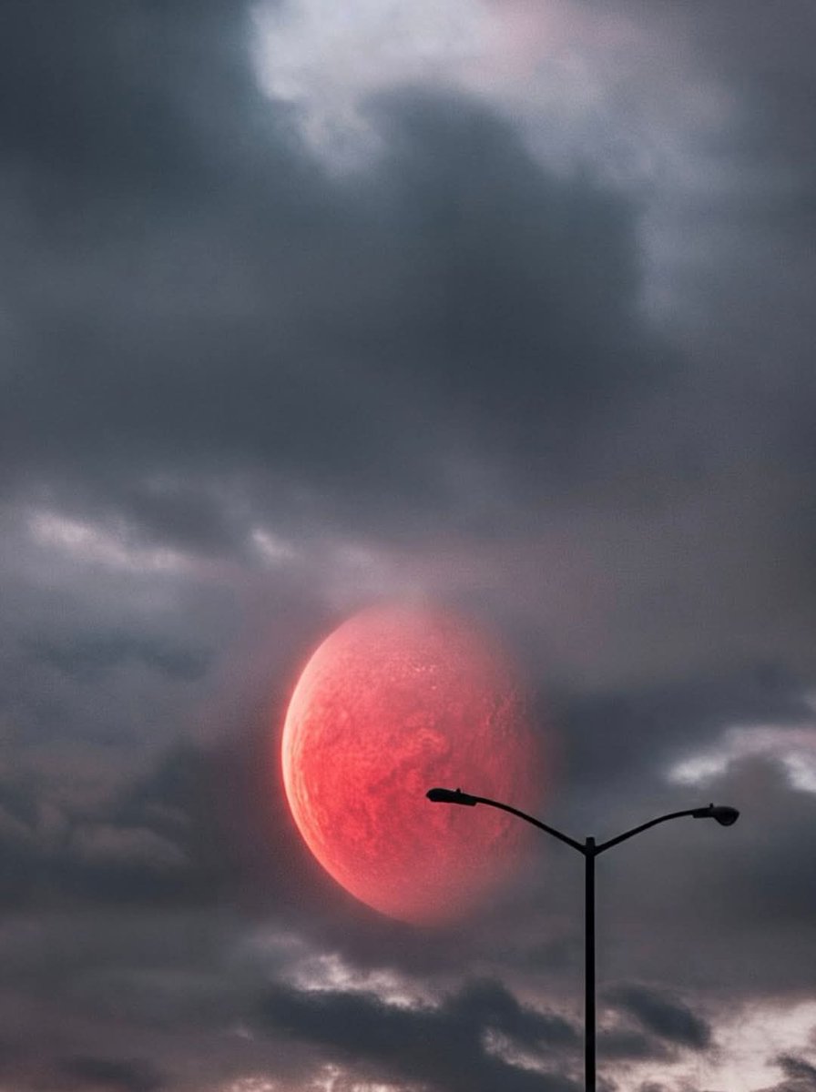 What is this?
 Red sun?
 Nibiru? 
Something else?