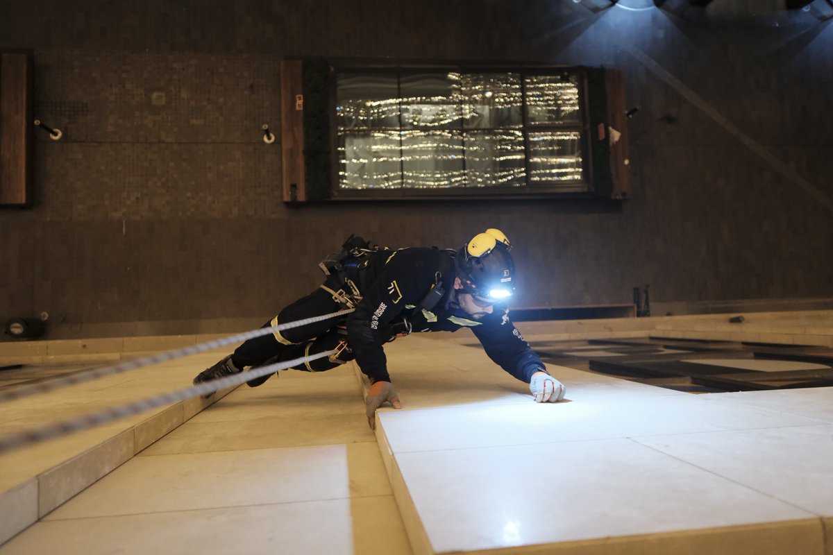 Bir yapıyı estetik ve dayanıklı inşa edebilirsiniz, ancak zamanla değişen koşullar karşısında onu korumak, periyodik kontrol çalışmaları, uzman bakış açısı ve detaylı analiz gerektirir.

📍 Maltepe,İstanbul
🏗️ Proje: Hilltown Dış Cephe Kontrol 
#zi #ropeaccess #industrial