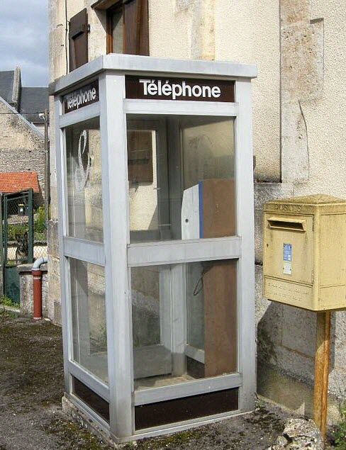 Generations7080's tweet image. Ce que nos enfants ne connaîtront jamais...
Je commence : la fameuse cabine téléphonique
