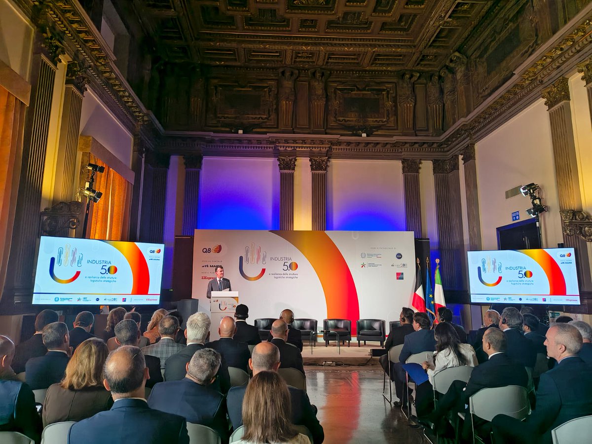 Farnesina 🇮🇹 (@italymfa) on Twitter photo SdS <a href="/GiorgioSilli/">Giorgio Silli</a> all'evento Industria 5.0 e resilienza infrastrutture logistiche strategiche 🗣️Presenza in Italia di <a href="/Q8inItalia/">Q8Italia</a> testimonia solidità partenariato 🇮🇹🇰🇼 per nuovi progetti come corridoio IMEC nel solco della #DiplomaziadellaCrescita voluta dal Min. <a href="/Antonio_Tajani/">Antonio Tajani</a>. SdS <a href="/GiorgioSilli/">Giorgio Silli</a> all'evento Industria 5.0 e resilienza infrastrutture logistiche strategiche 🗣️Presenza in Italia di <a href="/Q8inItalia/">Q8Italia</a> testimonia solidità partenariato 🇮🇹🇰🇼 per nuovi progetti come corridoio IMEC nel solco della #DiplomaziadellaCrescita voluta dal Min. <a href="/Antonio_Tajani/">Antonio Tajani</a>.