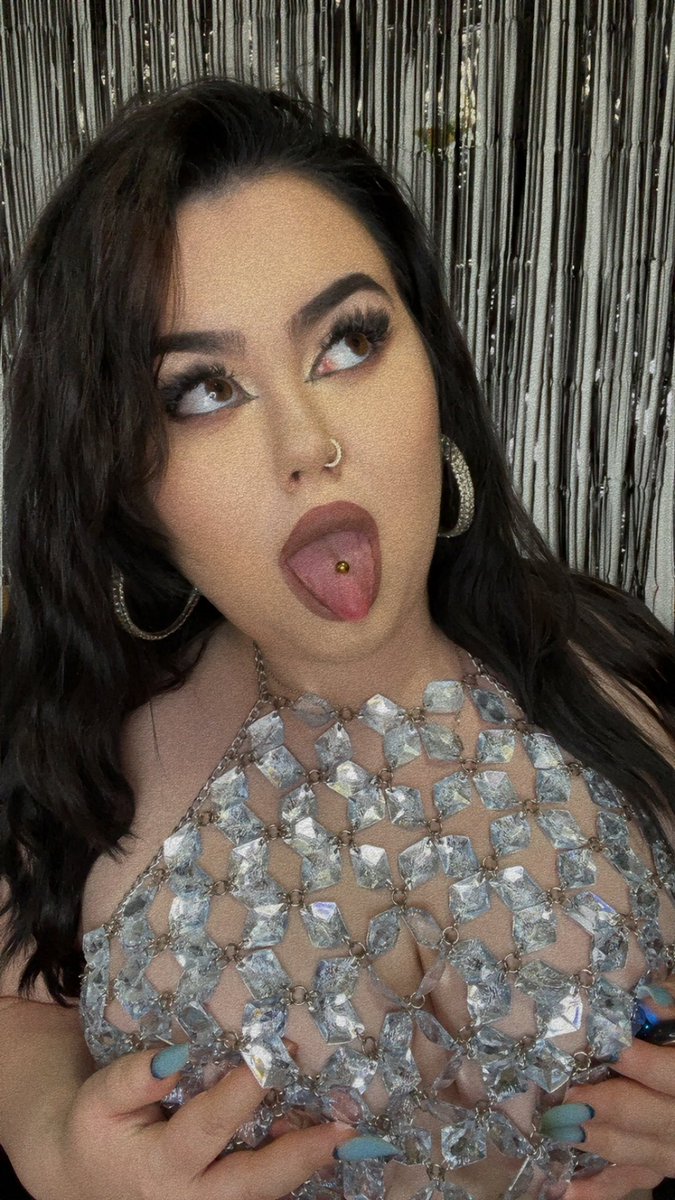 Doar 4€ abonamentul 

onlyfans.com/daniela_007