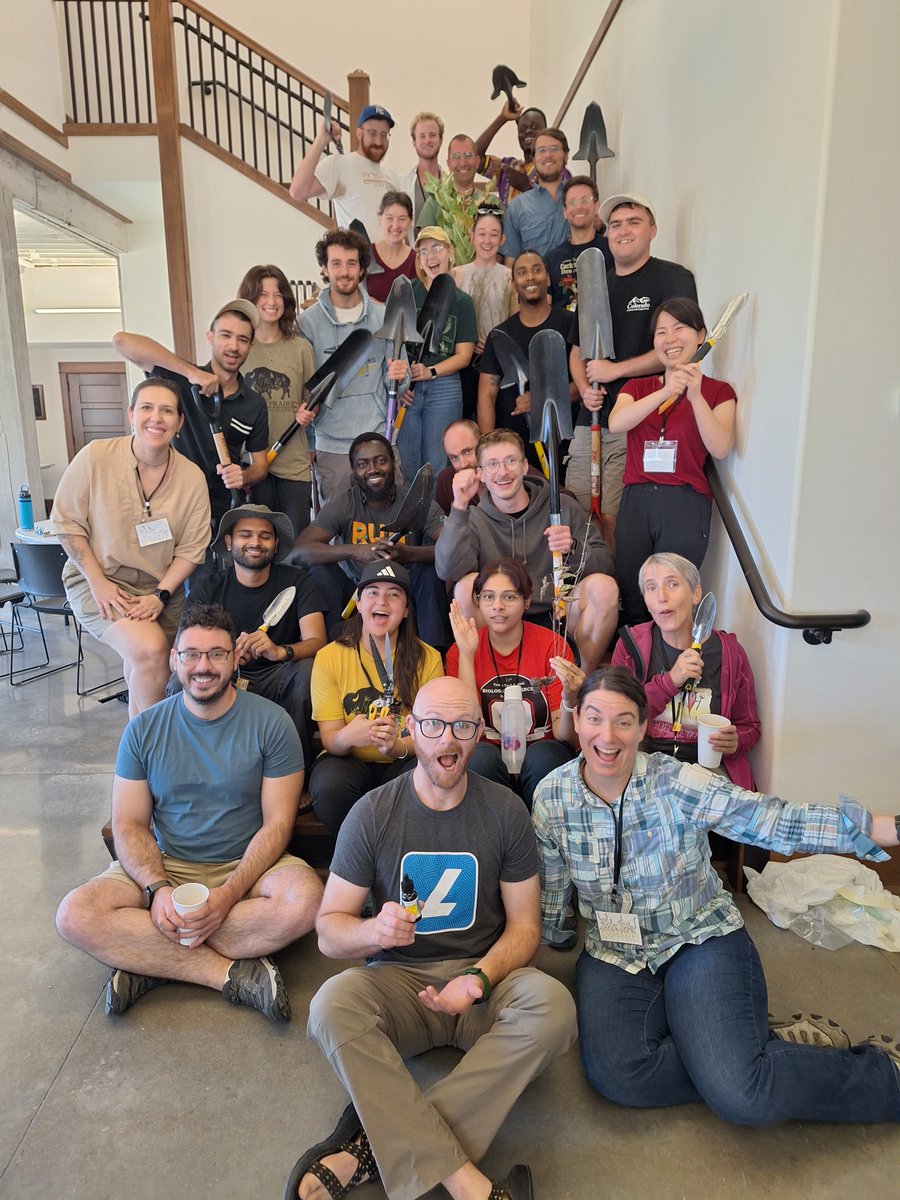 ExFuMo1's tweet image. We are very grateful to @Akademie_ved_CR for supporting our beloved "Go Belowground!" course on plant functional morphology.
Your support means a lot to us! 🌱
Let’s Go Belowground to explore plant strategies!
📅 14–20 SEP, Czech Republic
#ExFuMo #GoBelowground #happy #clonality