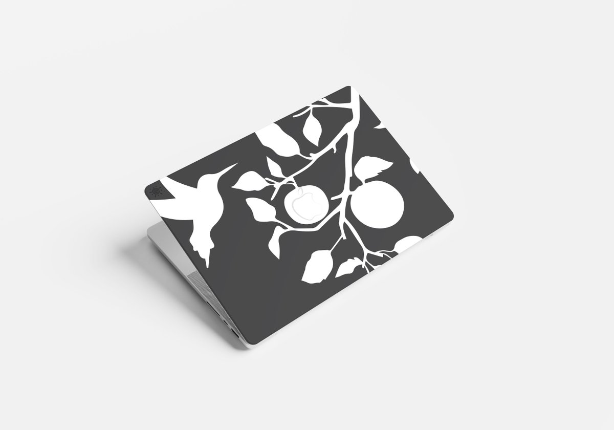 niwachu_'s tweet photo. If you love working outdoors, elevate your workspace with your Mac as the centre, whether at your office, home, or in a café. This unique 'Hummingbird' cover blends your free spirit with professionalism. It's a smart and affordable choice. #MacEssentials #WorkSmart #TechStyle https://t.co/yoSUvRpL0c