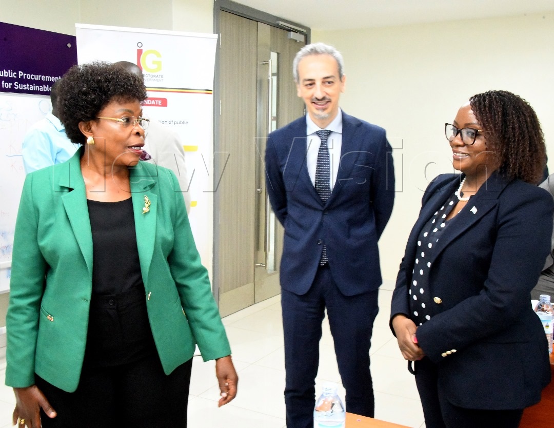 #NewsUpdate: The <a href="/IGGUganda/">IGG</a> Beti Olive Namisango Kamya-Turomwe addressing participants during the Anti-Corruption Roundtable fast-tracking UNCAC implementation meeting at the Public Procurement and Disposal of Public Assets (PPDA) head offices in Nakasero, Kampala, on Wednesday,