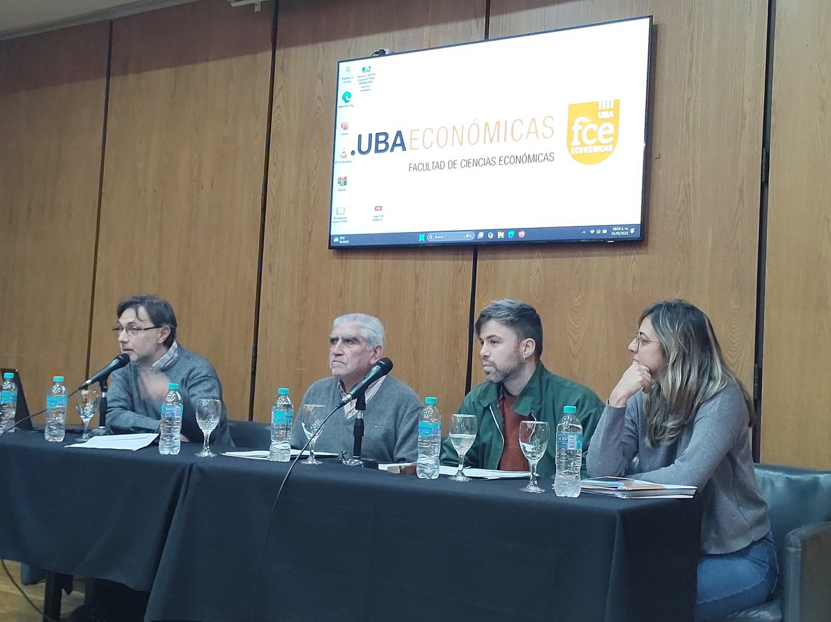 Mesa 1: "Historia y actualidad del regionalismo y la integración en América Latina". Coordina <a href="/JulianchiKan/">Julián Kan</a>