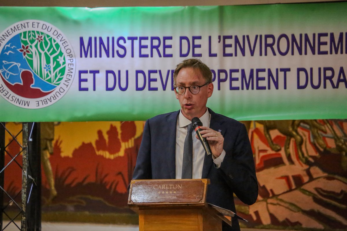 PNUD Madagascar (@undpmadagascar) on Twitter photo Madagascar🇲🇬 a franchi un nouveau cap dans la lutte contre le Changement Climatique 🌱🔥 avec le lancement du processus d’élaboration de sa troisième Contribution Déterminée au niveau National #CDN3
<a href="/UNMadagascar/">UN Madagascar</a> <a href="/UNDP/">UN Development</a> <a href="/FontaineMax9/">Max Andonirina Fontaine 🇲🇬</a> <a href="/ChristowEdward/">Edward Christow</a> Madagascar🇲🇬 a franchi un nouveau cap dans la lutte contre le Changement Climatique 🌱🔥 avec le lancement du processus d’élaboration de sa troisième Contribution Déterminée au niveau National #CDN3
<a href="/UNMadagascar/">UN Madagascar</a> <a href="/UNDP/">UN Development</a> <a href="/FontaineMax9/">Max Andonirina Fontaine 🇲🇬</a> <a href="/ChristowEdward/">Edward Christow</a>