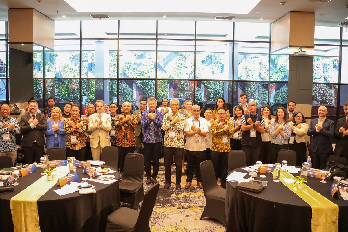 ESIWA_EU's tweet image. ๐ป #CyberSecurity ๐ธ from EU-Indonesia workshop on communication response to cybersecurity incidents
๐ช๐บ๐ค๐ฎ๐ฉ Deepening #EUIndonesia collaboration on cyber governance, crisis response & digital transformation
๐ช๐ป By @BSSN_RI + @uni_eropa + @ESIWA_EU
#EUdefence #EUforeignpolicy