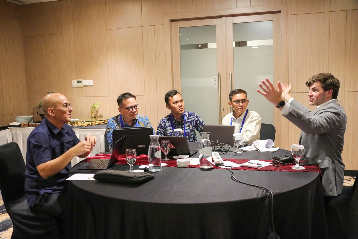 ESIWA_EU's tweet image. ๐ป #CyberSecurity ๐ธ from EU-Indonesia workshop on communication response to cybersecurity incidents
๐ช๐บ๐ค๐ฎ๐ฉ Deepening #EUIndonesia collaboration on cyber governance, crisis response & digital transformation
๐ช๐ป By @BSSN_RI + @uni_eropa + @ESIWA_EU
#EUdefence #EUforeignpolicy