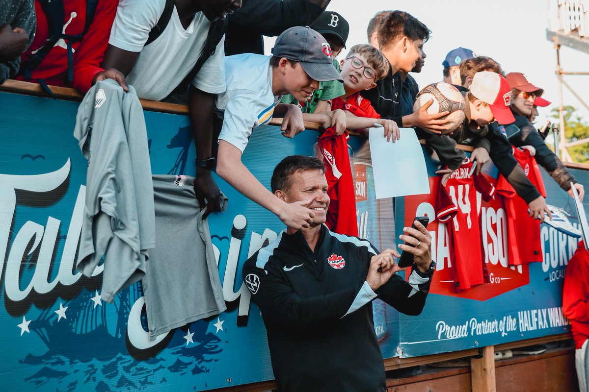 jessemarsch's tweet image. Great to be in Halifax with so many incredible #CANMNT fans! 🇨🇦 Loved the energy at the open training - awesome seeing everyone out there. Amazing to see such great support for our players. The future is so bright for Canadian soccer!! 💪🏼🔥