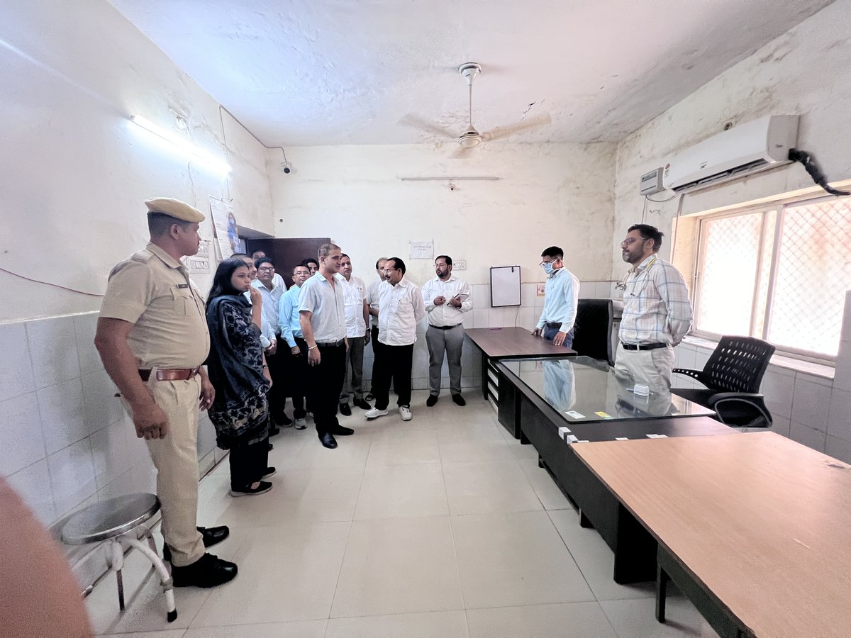 District Collector Pratapgarh (@pratapgarhdm) on Twitter photo рдЬрд┐рд▓рд╛ рдкреНрд░рднрд╛рд░реА рд╕рдЪрд┐рд╡ рд╢реНрд░реА рдореАрдирд╛ рдиреЗ рдХрд┐рдпрд╛ рдзрд░рд┐рдпрд╛рд╡рдж рдЙрдкрдЦрдВрдб рдореЗрдВ рд╡рд┐рднрд┐рдиреНрди рдХрд╛рд░реНрдпреЛрдВ рдХрд╛ рдирд┐рд░реАрдХреНрд╖рдг
рд╕реНрд╡рд╛рд╕реНрдереНрдп рд╕реЗрд╡рд╛рдУрдВ, рд▓рд╡ рдХреБрд╢ рд╡рд╛рдЯрд┐рдХрд╛, рд╕реАрдПрдЪрд╕реА рдХреЗ рдирд┐рд░реНрдорд╛рдгрд╛рдзреАрди рднрд╡рди рдХрд╛ рд▓рд┐рдпрд╛ рдЬрд╛рдпрдЬрд╛
<a href="/RajCMO/">CMO Rajasthan</a>
<a href="/BhajanlalBjp/">Bhajanlal Sharma</a>
<a href="/DIPRRajasthan/">рд╕реВрдЪрдирд╛ рдПрд╡рдВ рдЬрдирд╕рдореНрдкрд░реНрдХ рд╡рд┐рднрд╛рдЧ, рд░рд╛рдЬрд╕реНрдерд╛рди рд╕рд░рдХрд╛рд░</a>
<a href="/AnjaliRajoria/">Anjali Rajoria</a> рдЬрд┐рд▓рд╛ рдкреНрд░рднрд╛рд░реА рд╕рдЪрд┐рд╡ рд╢реНрд░реА рдореАрдирд╛ рдиреЗ рдХрд┐рдпрд╛ рдзрд░рд┐рдпрд╛рд╡рдж рдЙрдкрдЦрдВрдб рдореЗрдВ рд╡рд┐рднрд┐рдиреНрди рдХрд╛рд░реНрдпреЛрдВ рдХрд╛ рдирд┐рд░реАрдХреНрд╖рдг
рд╕реНрд╡рд╛рд╕реНрдереНрдп рд╕реЗрд╡рд╛рдУрдВ, рд▓рд╡ рдХреБрд╢ рд╡рд╛рдЯрд┐рдХрд╛, рд╕реАрдПрдЪрд╕реА рдХреЗ рдирд┐рд░реНрдорд╛рдгрд╛рдзреАрди рднрд╡рди рдХрд╛ рд▓рд┐рдпрд╛ рдЬрд╛рдпрдЬрд╛
<a href="/RajCMO/">CMO Rajasthan</a>
<a href="/BhajanlalBjp/">Bhajanlal Sharma</a>
<a href="/DIPRRajasthan/">рд╕реВрдЪрдирд╛ рдПрд╡рдВ рдЬрдирд╕рдореНрдкрд░реНрдХ рд╡рд┐рднрд╛рдЧ, рд░рд╛рдЬрд╕реНрдерд╛рди рд╕рд░рдХрд╛рд░</a>
<a href="/AnjaliRajoria/">Anjali Rajoria</a>