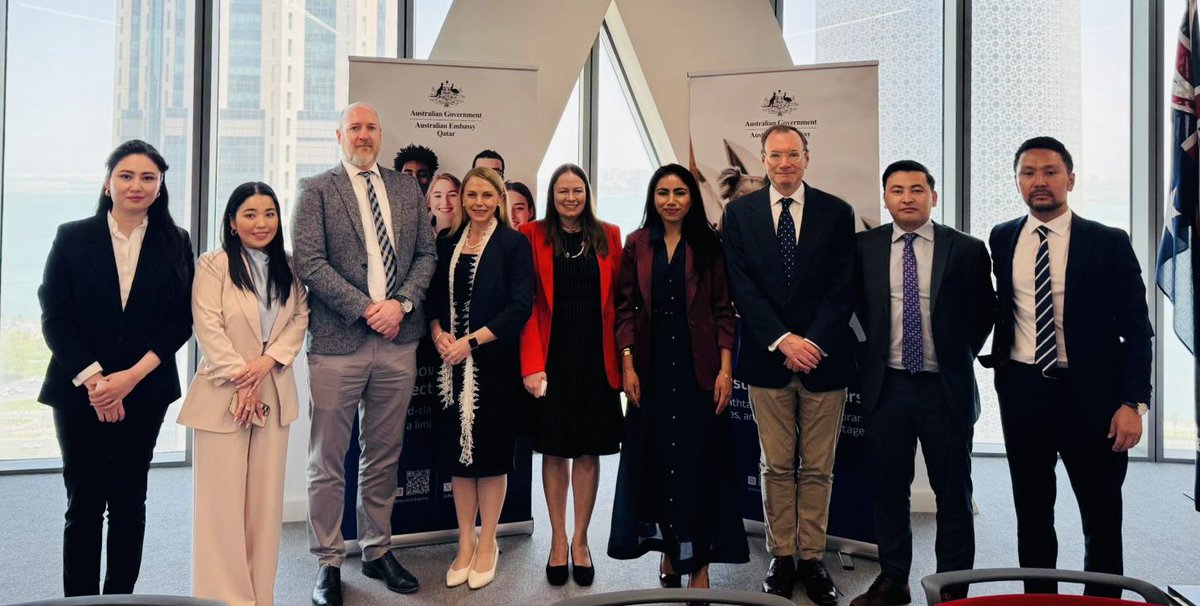 AusMissionAF's tweet image. Such an inspiring conversation with @AusHazaraLegal and Hazara diaspora community. All fled persecution in Afghanistan and sought protection in Australia - now they are lawyers giving back to their communities and speaking up for human rights, refugees and persecuted Afghans.