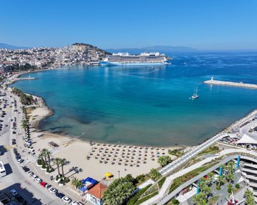 Kuşadası Marina Plajı Bayram İçin Hazır