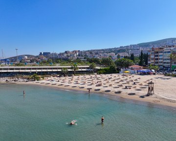 Marina Plajı Gölgelikleri