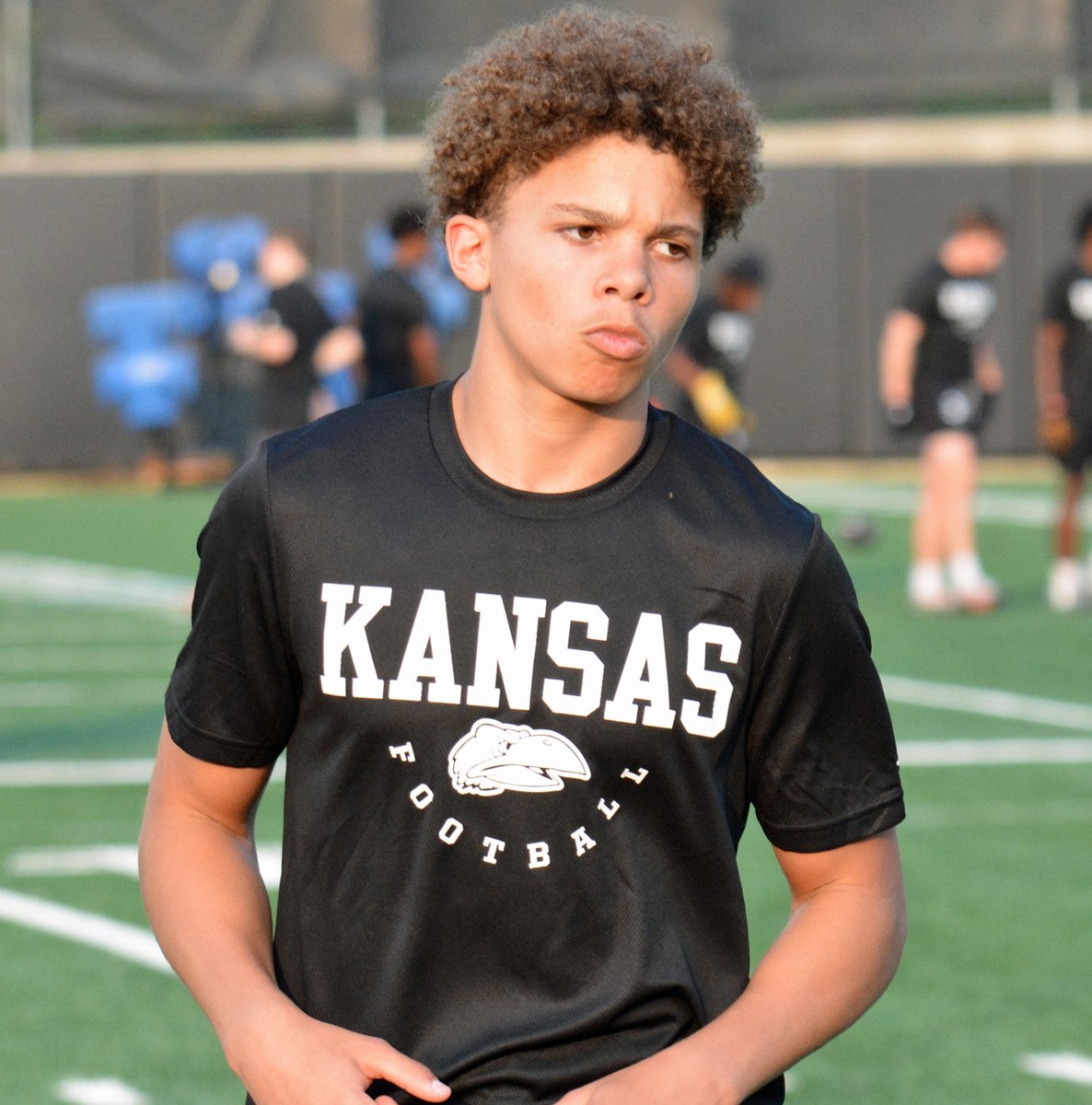 JJ Dunnigan was on hand at the first KU Elite Camp to watch his younger brother Adonis. 

Keep an on Adonis who is only a 2029 prospect. He looked good in camp. Can play WR and DB. #kufball

UPDATE: kansas.forums.rivals.com/threads/summer…